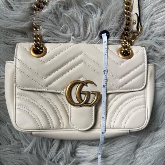 GUCCI Small Marmont Small Shoulder Bag - Picture 16 of 17